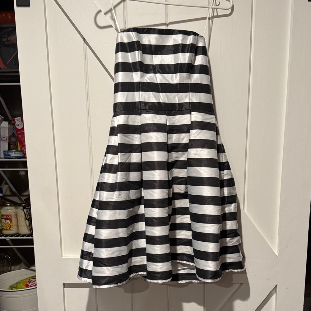 ABS Allen Schwartz Black and White Striped A-Line‎ Skirt